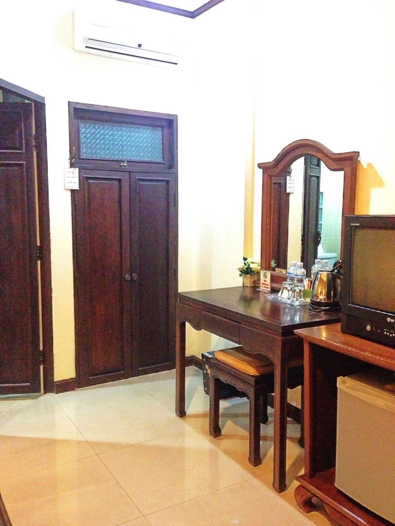 Na Thapae Hotel Chiang Mai Dış mekan fotoğraf