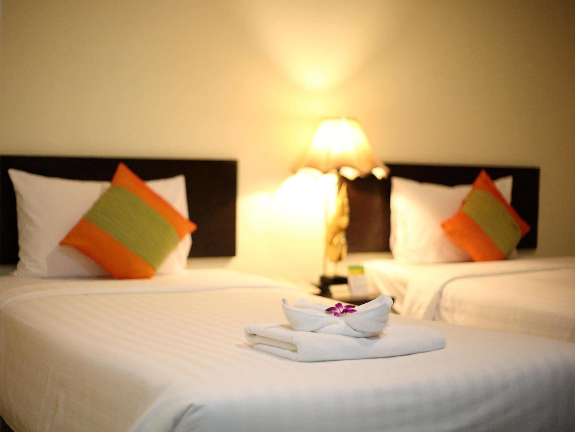 Na Thapae Hotel Chiang Mai Dış mekan fotoğraf
