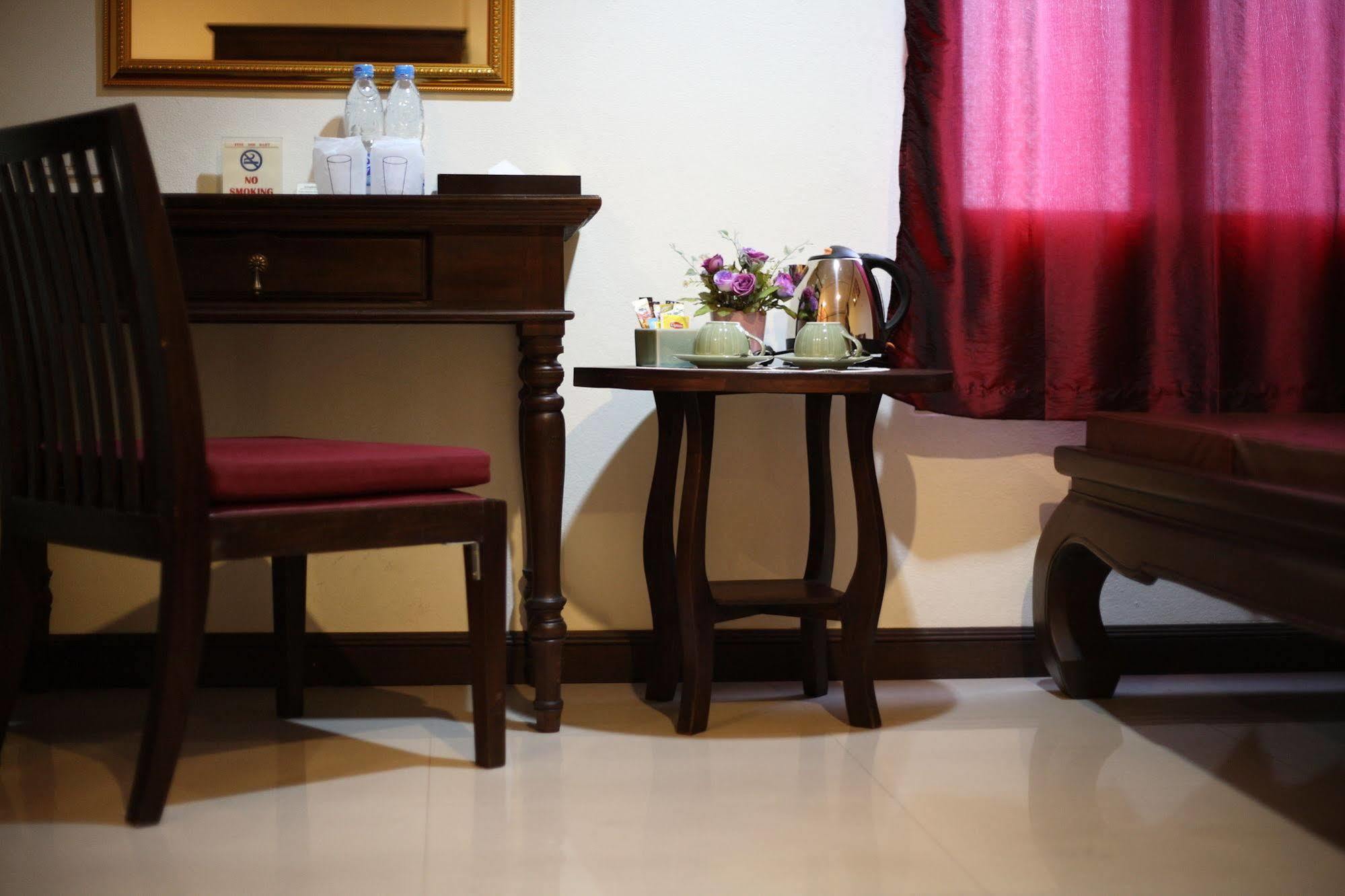 Na Thapae Hotel Chiang Mai Dış mekan fotoğraf