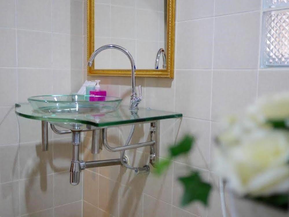 Na Thapae Hotel Chiang Mai Dış mekan fotoğraf