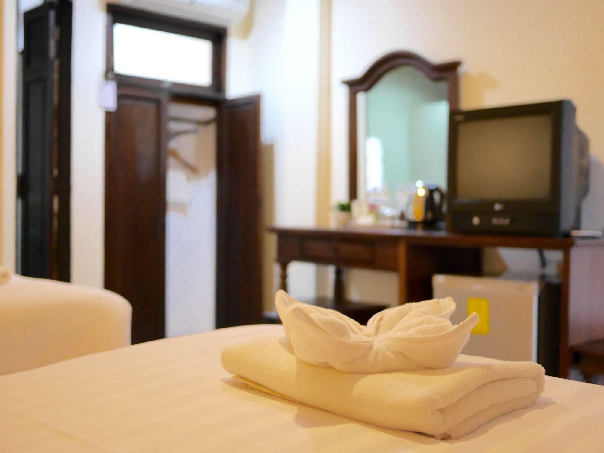 Na Thapae Hotel Chiang Mai Dış mekan fotoğraf