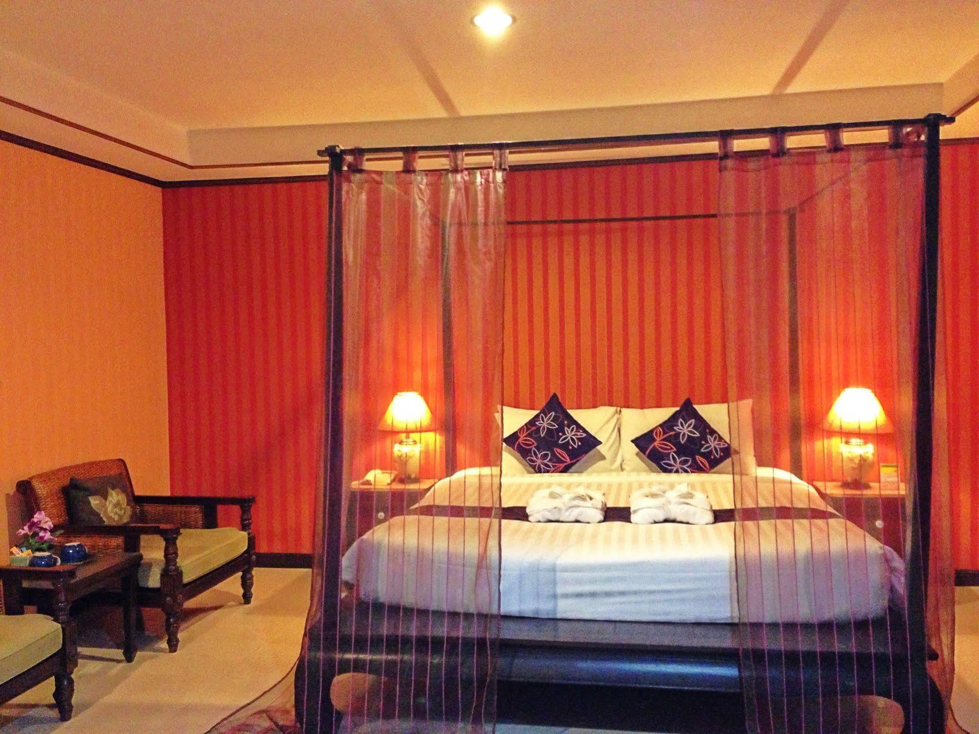 Na Thapae Hotel Chiang Mai Dış mekan fotoğraf